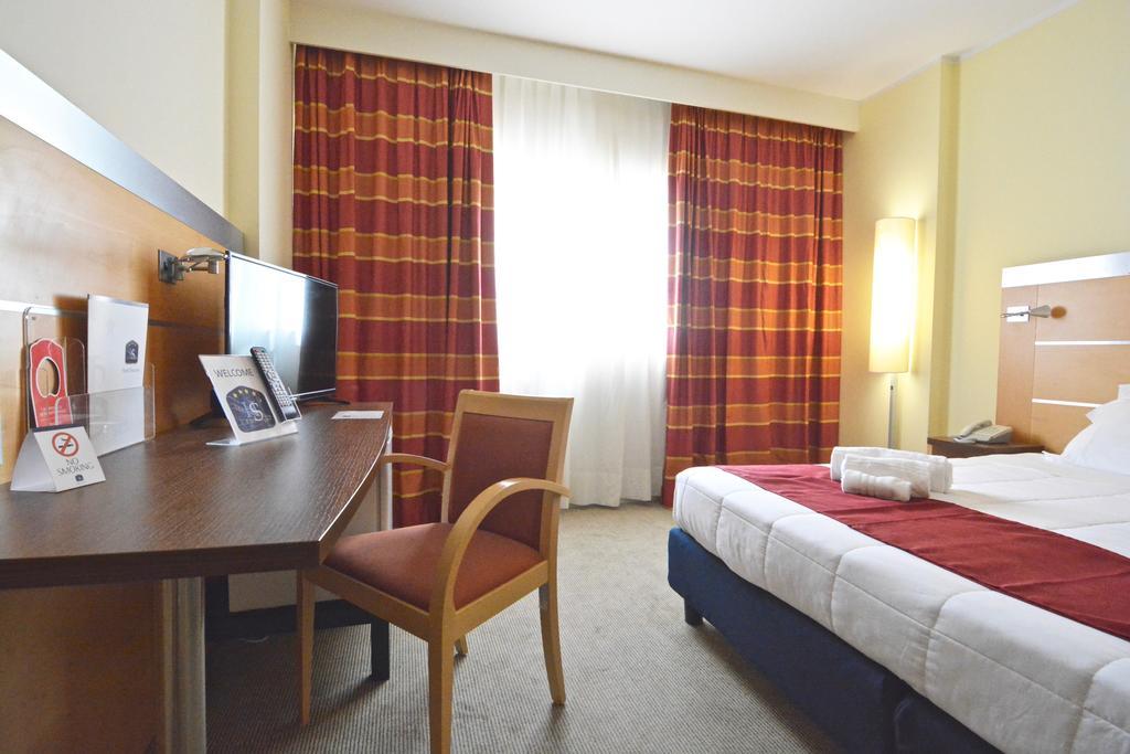 Express By Holiday Inn Siracusa North Marina di Melilli Exterior photo
