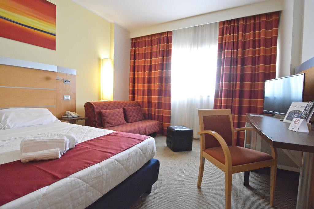 Express By Holiday Inn Siracusa North Marina di Melilli Exterior photo